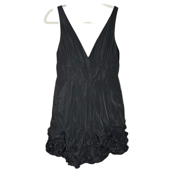 BCBGMaxAzria Dresses & Skirts - BCBGMaxAzria Size 8 Black V-Neck Prom Party Dress